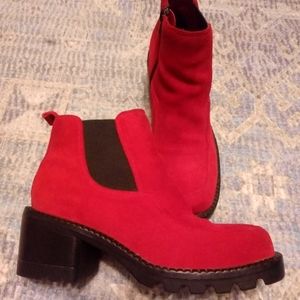 Forenza red suede ankle boots Sz 8W